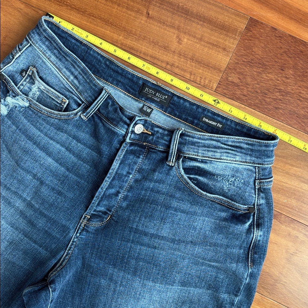Judy Blue straight leg - Picture 4 of 11